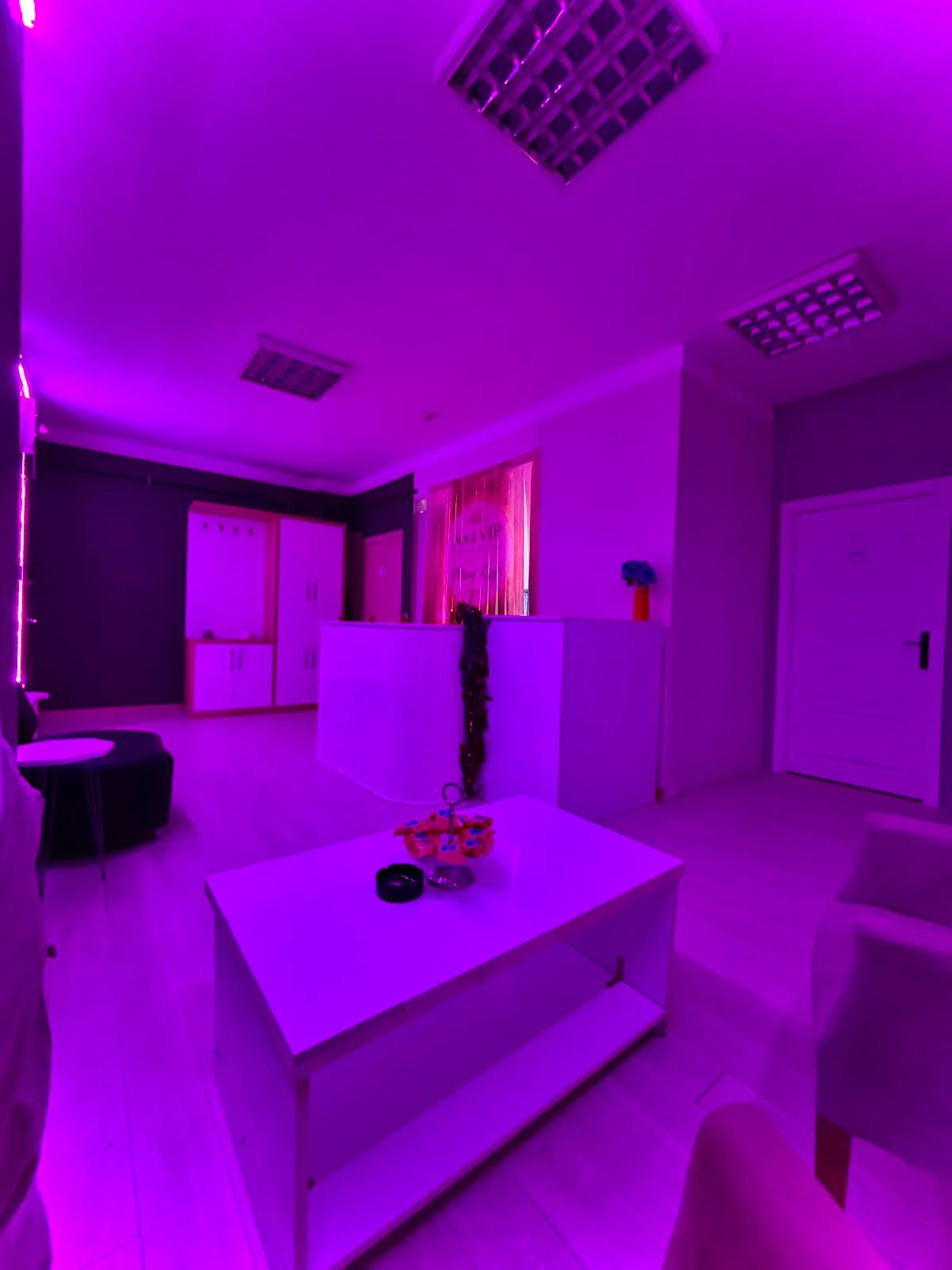 Nova VIP Güzellik Salonu bekleme salonu ve oturma alanı